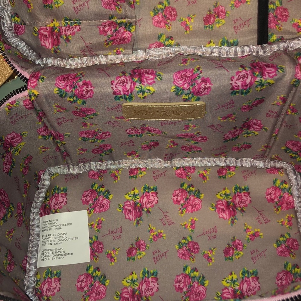 NWT Betsy Johnson DBL Bow Train Case Blush Multi - Picture 8 of 8
